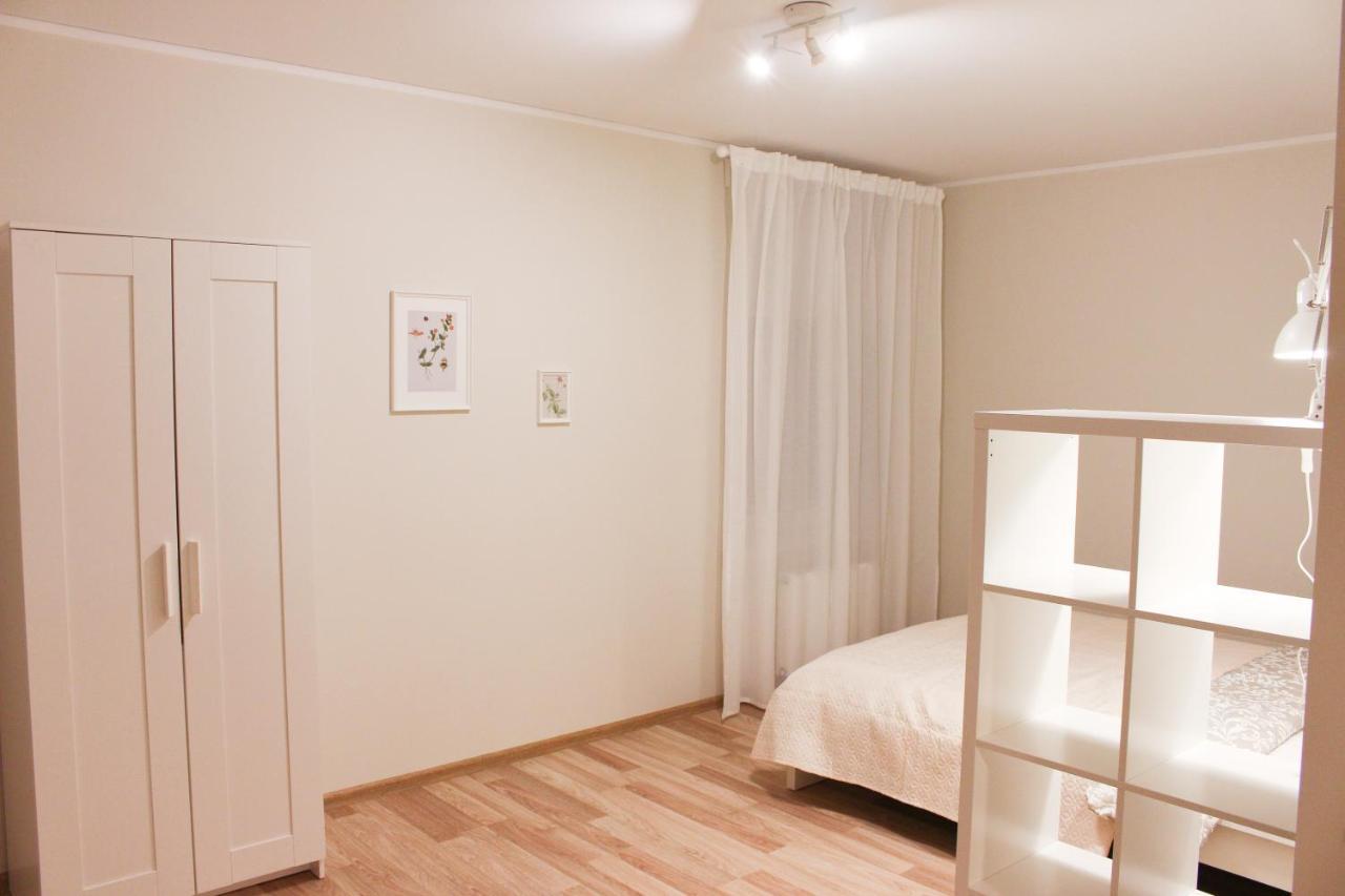 Bright Spacious In With Free Parking * Riga
