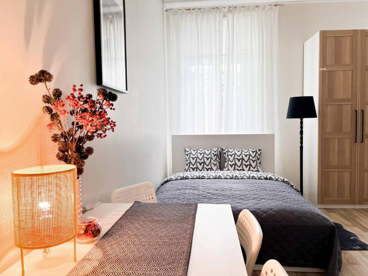 Bright Spacious In With Free Parking Leilighet *