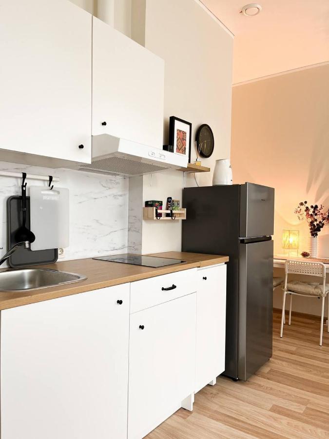 Leilighet Bright Spacious In With Free Parking Riga